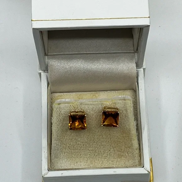 Vintage 14K Yellow Gold Princess Cut Citrine Stud Earrings - Picture 4 of 17